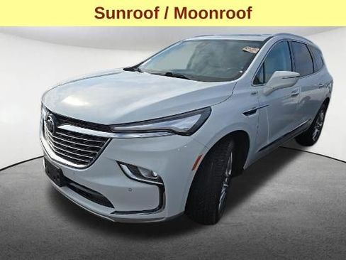 Used 2023 Buick Enclave Essence w/ Experience Buick Package AWD/4WD image 4