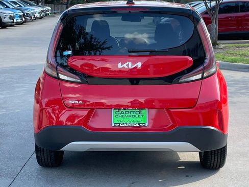 Used 2024 Kia Soul LX w/ Option Group 015 FWD image 5