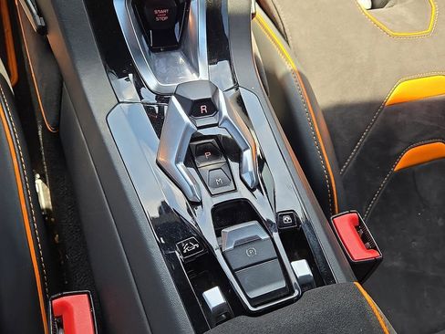 Used 2021 Lamborghini Huracan EVO RWD image 35