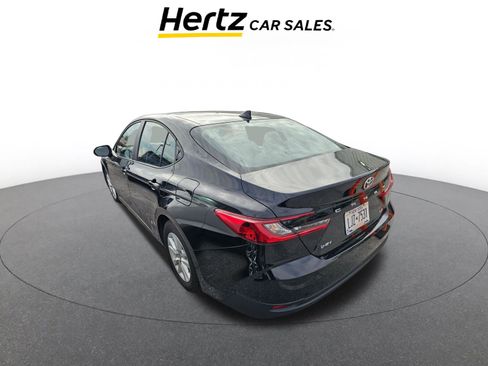 Used 2025 Toyota Camry LE image 4