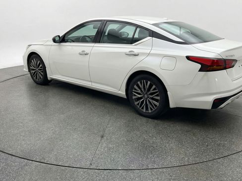 Used 2025 Nissan Altima 2.5 SV image 6