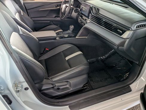Certified 2025 Toyota Camry SE FWD image 32