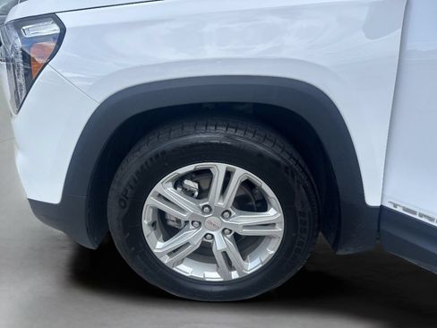 Used 2024 GMC Terrain SLE FWD image 24