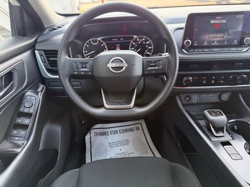 Certified 2025 Nissan Rogue S image 29