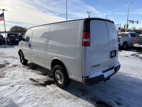 Used 2021 Chevrolet Express 2500 w/ Driver Convenience Package image 2