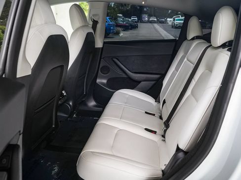 Used 2023 Tesla Model Y Long Range AWD/4WD image 18