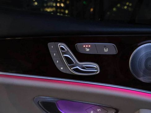 Used 2019 Mercedes-Benz E 300 4MATIC w/ Premium 1 Package image 18