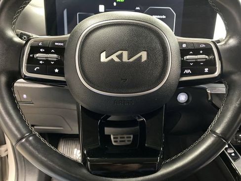 Used 2025 Kia Sorento SX image 17