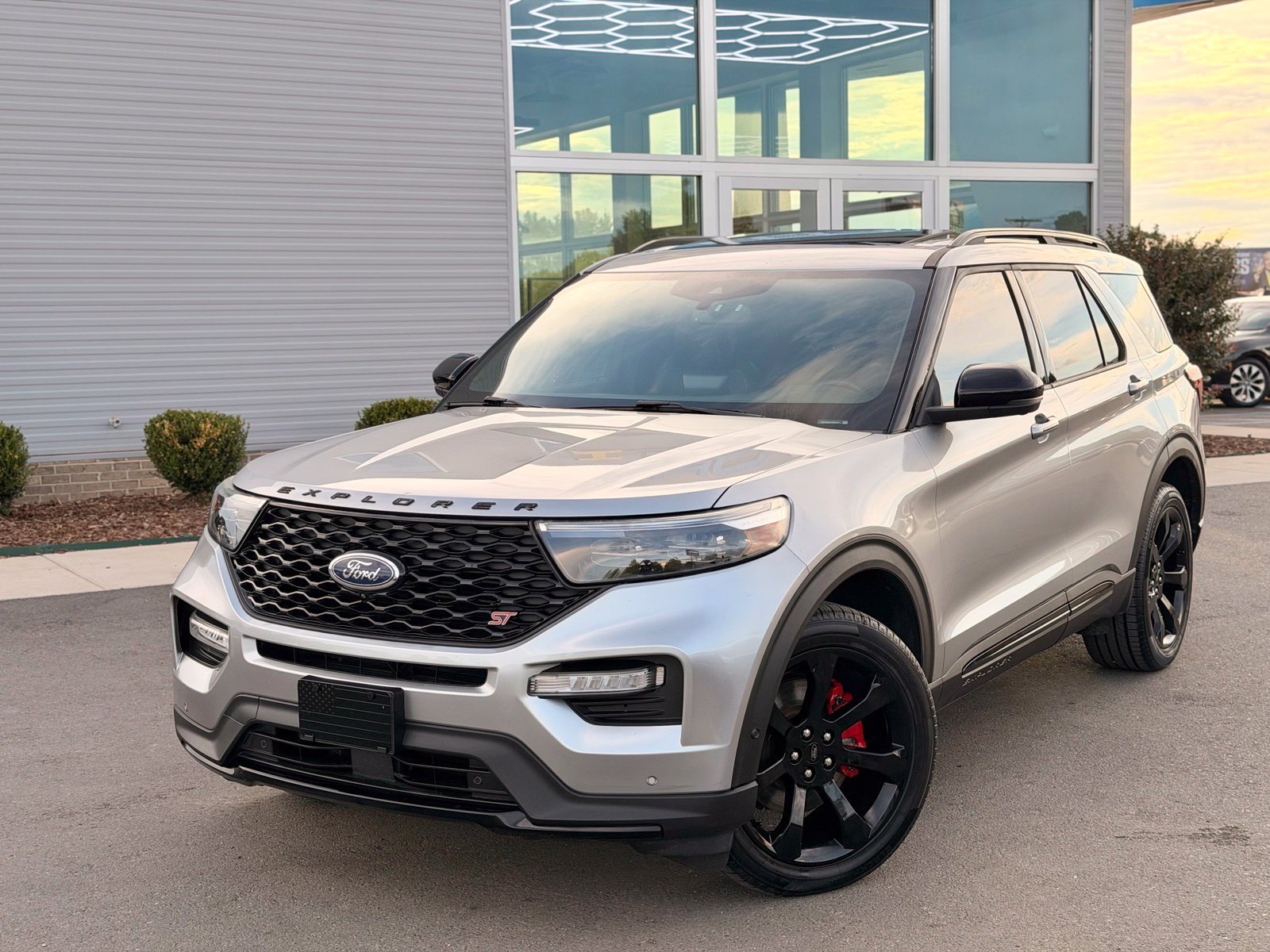 Used 2020 Ford Explorer ST w/ ST Street Pack AWD/4WD image 4