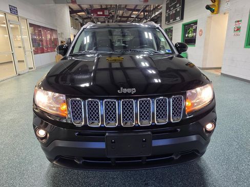 Used 2017 Jeep Compass Latitude image 3