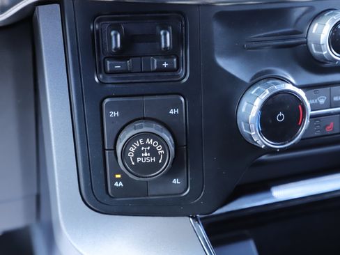 Used 2023 Ford F150 Lariat w/ Trailer Tow Package image 22