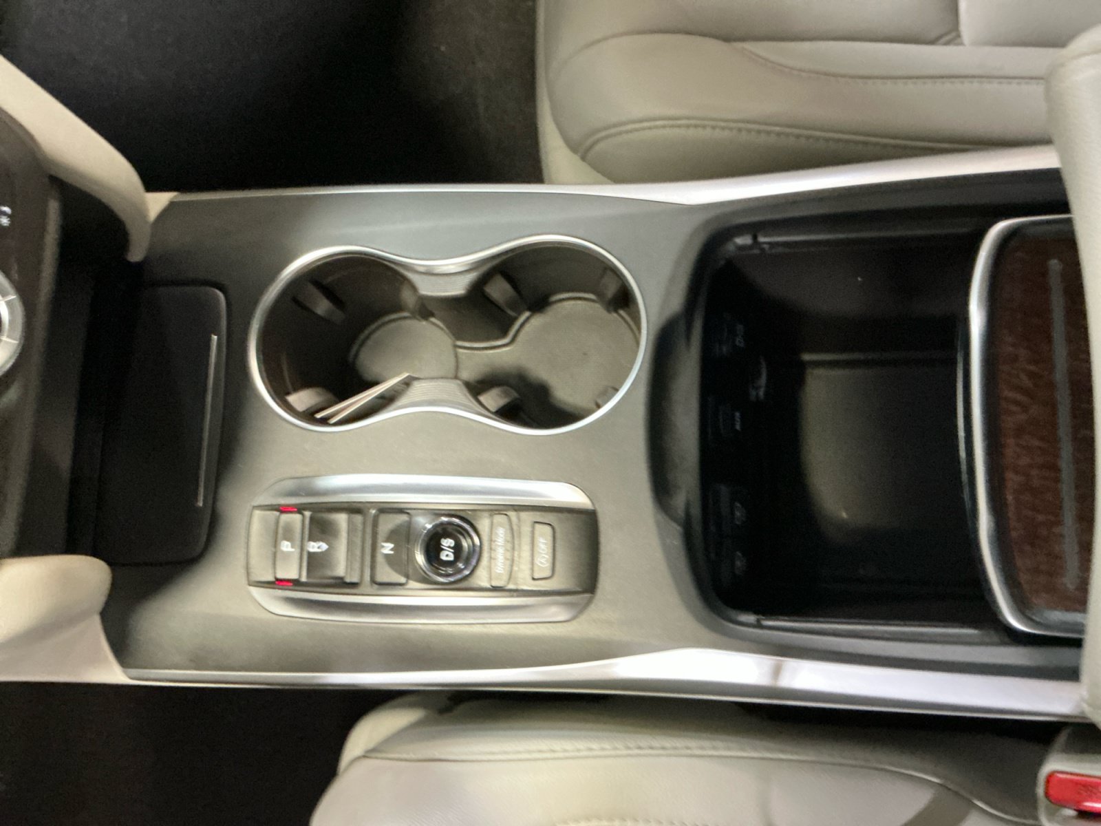 Used 2020 Acura MDX SH-AWD image 15