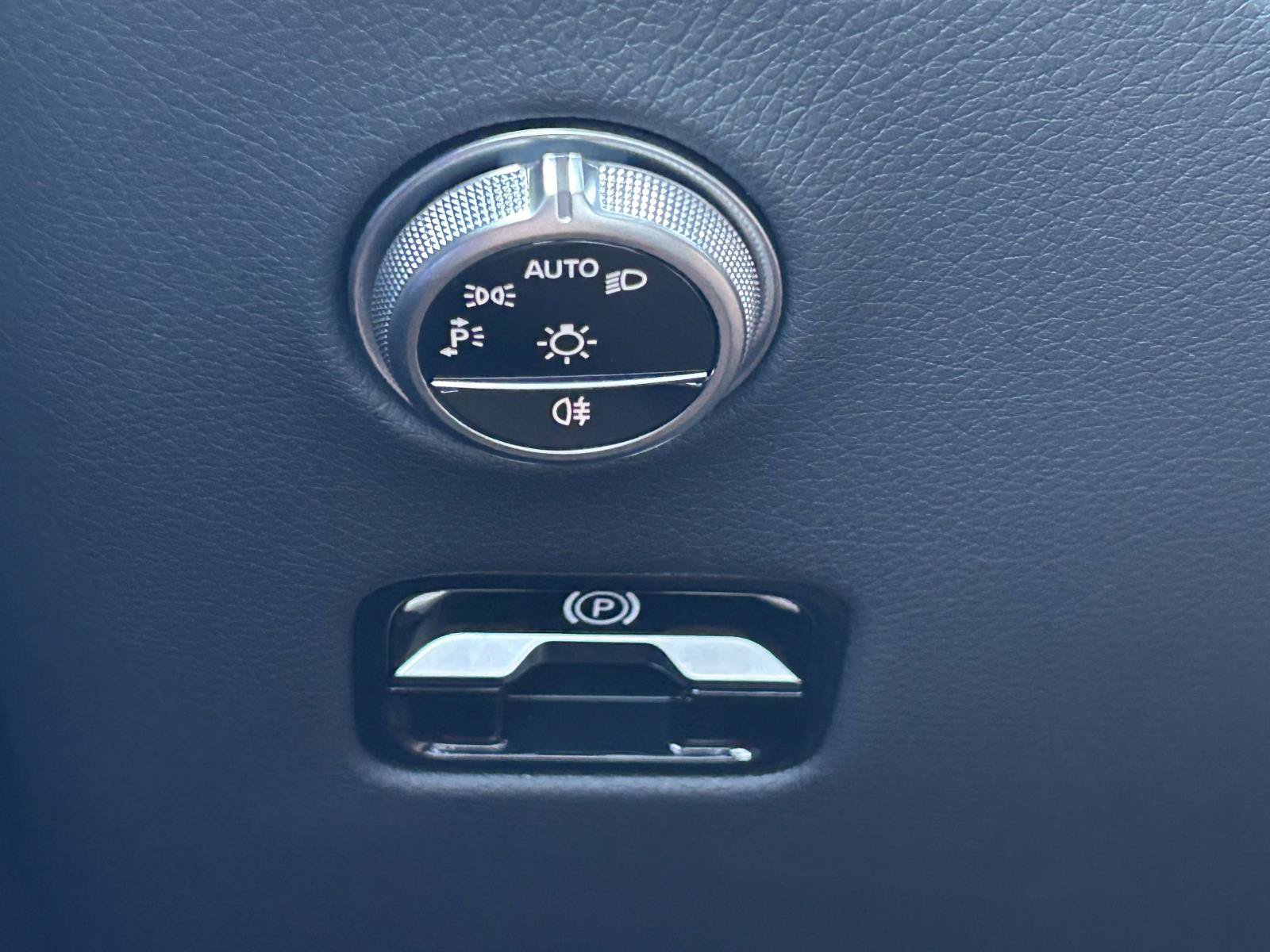 Certified 2025 Mercedes-Benz GLC 300 image 26