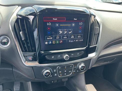Used 2023 Chevrolet Traverse RS FWD image 8