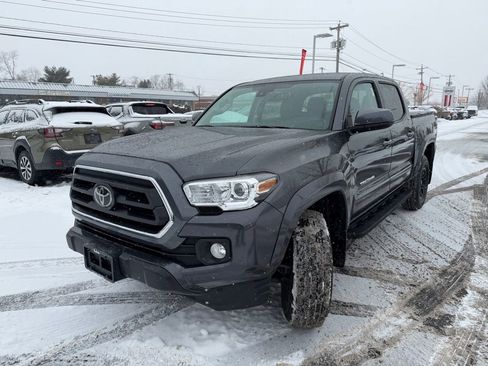 Used 2022 Toyota Tacoma SR5 image 3