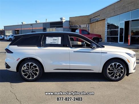 New 2026 Lincoln Nautilus Reserve image 2