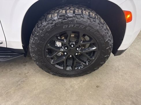 Used 2021 GMC Yukon SLT image 30