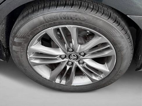 Used 2016 Toyota Camry SE image 7