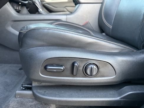 Used 2020 Chevrolet Traverse RS image 14