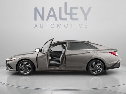 New 2026 Hyundai Elantra SEL Sport FWD image 2