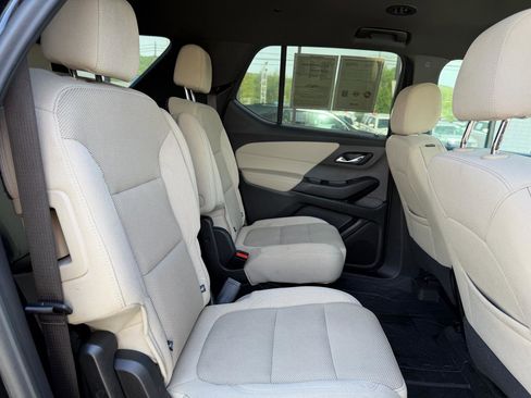 Used 2023 Chevrolet Traverse LT w/ LPO, Floor Liner Package AWD/4WD image 19