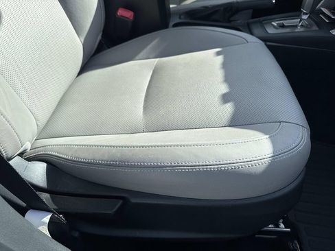 Used 2017 Subaru Forester 2.5i Limited image 12