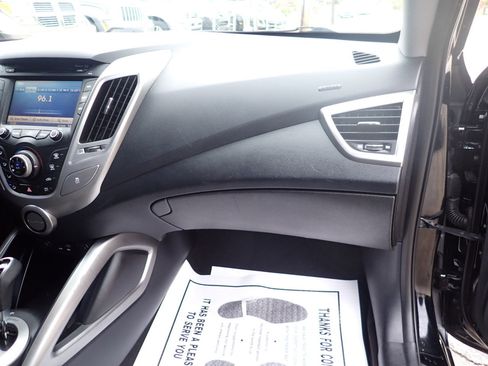 Used 2016 Hyundai Veloster image 39