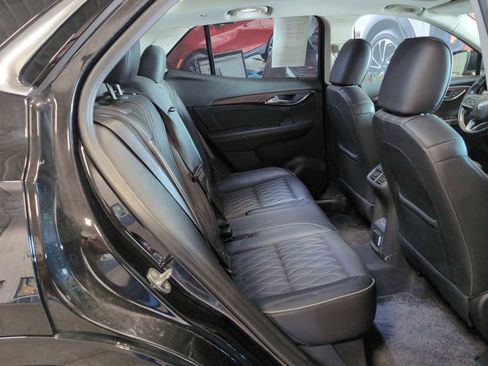 Used 2023 Buick Envision Avenir image 29