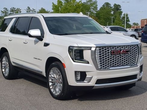 Used 2024 GMC Yukon Denali w/ Advanced Technology Package image 1