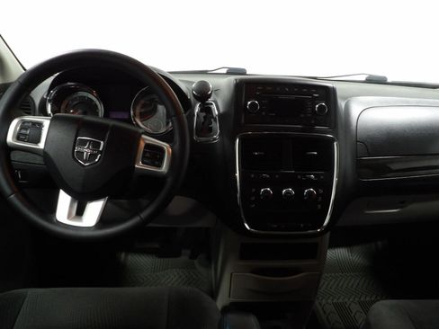 Used 2015 Dodge Grand Caravan American Value Package w/ UConnect Hands-Free Group FWD image 12