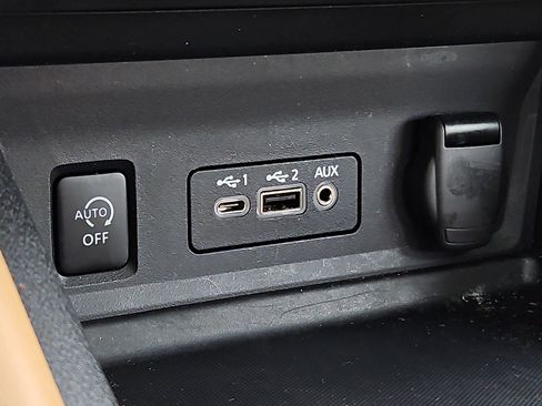 Certified 2025 Nissan Sentra SV w/ SV Premium Package image 22