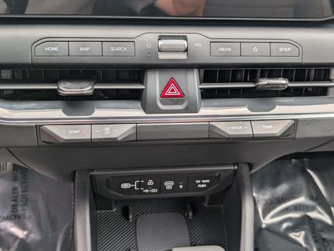 Used 2025 Kia K4 EX FWD image 25