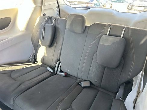 Certified 2019 Chrysler Pacifica Touring Plus image 13