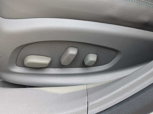 Used 2014 Chevrolet Impala LTZ FWD image 19