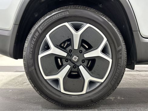Used 2024 Rivian R1T Adventure AWD/4WD image 12