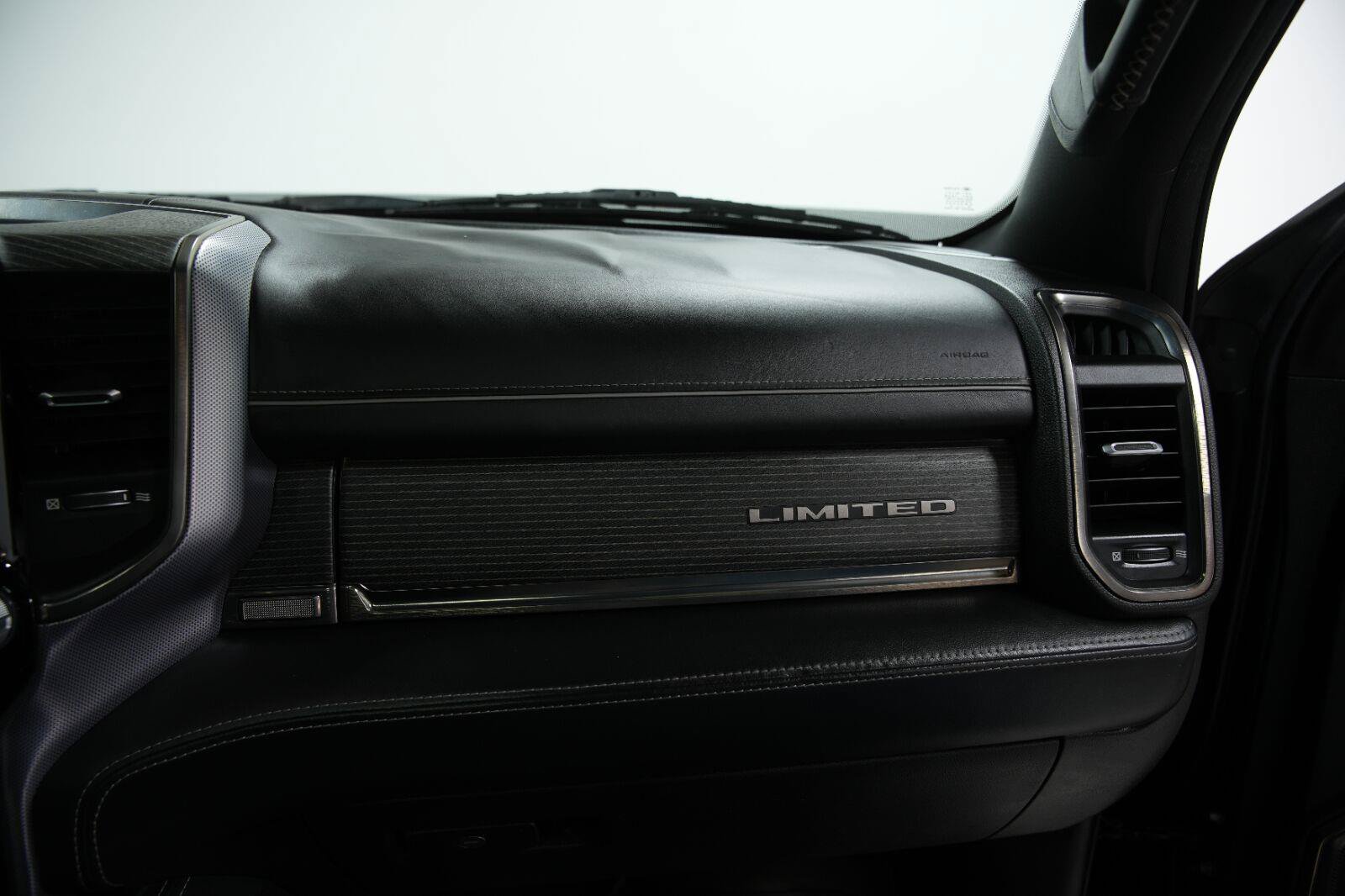 Used 2019 RAM 1500 Limited AWD/4WD image 28