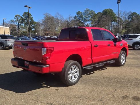 Used 2024 Nissan Titan SV w/ SV Convenience Package image 25