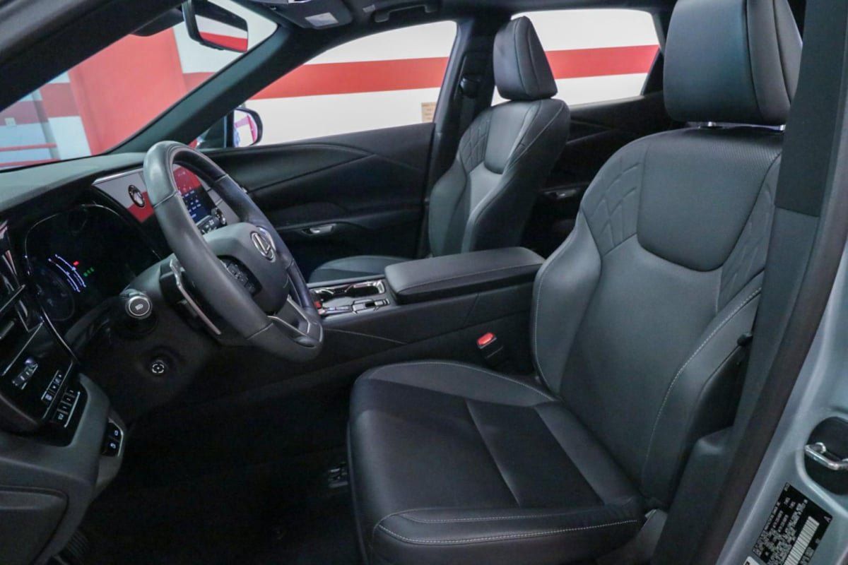Used 2023 Lexus RX 350 Premium w/ Accessory Package (Z1) FWD image 11