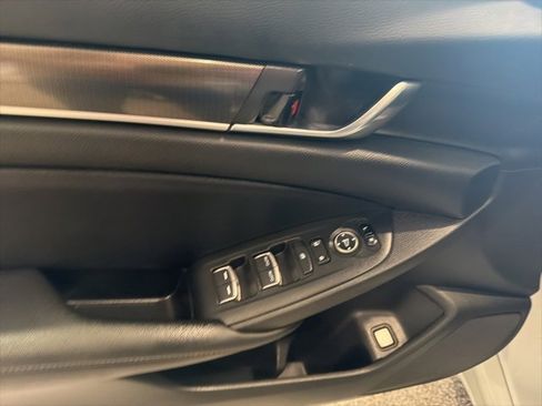 Used 2021 Honda Accord Sport image 9