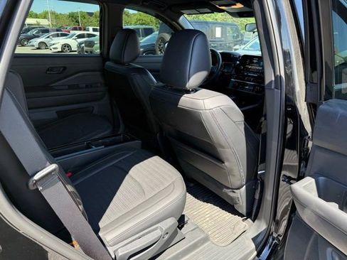 Used 2024 Nissan Pathfinder Rock Creek AWD/4WD image 13