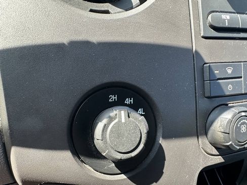 Used 2015 Ford F250 XL w/ Power Equipment Group AWD/4WD image 14