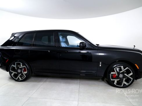 New 2027 Rolls-Royce Cullinan Black Badge AWD/4WD image 10