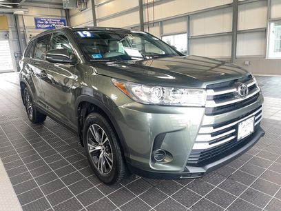 Used 2019 Toyota Highlander LE