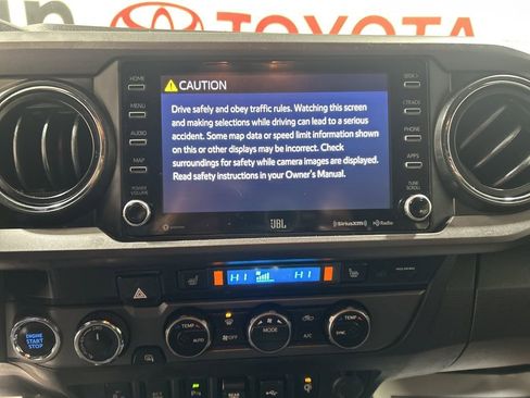 Used 2022 Toyota Tacoma TRD Off-Road image 25