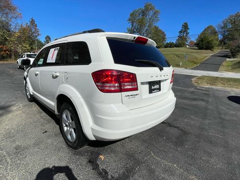 Used 2018 Dodge Journey SE w/ Connectivity Group image 6
