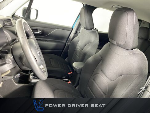 Used 2022 Jeep Renegade Latitude w/ Convenience Group AWD/4WD image 17