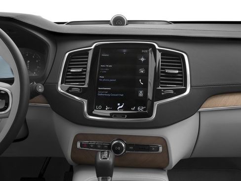 Used 2016 Volvo XC90 T6 Momentum w/ Momentum Plus Package image 10