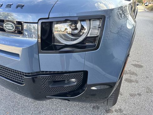 Certified 2024 Land Rover Defender 110 X-Dynamic SE image 9