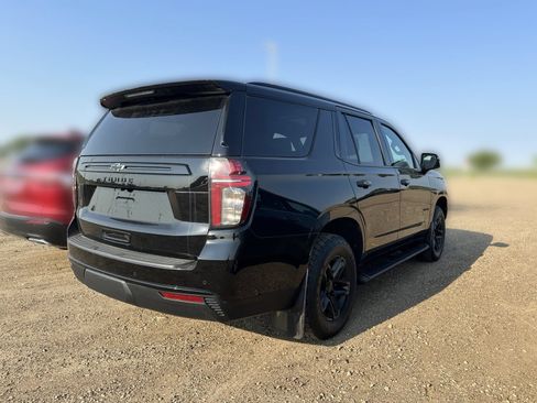Used 2023 Chevrolet Tahoe Z71 w/ Luxury Package AWD/4WD image 3