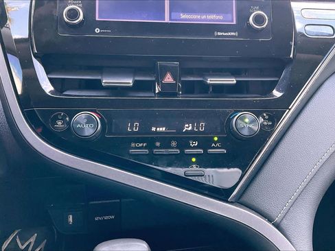 Used 2024 Toyota Camry SE image 35